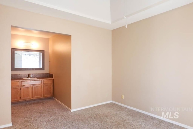 1120 SW 14th Ave, Ontario, OR 97914 - empty room with light carpet