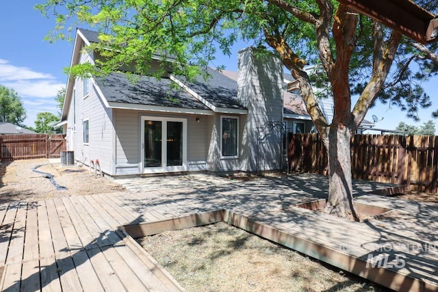 1120 SW 14th Ave, Ontario, OR 97914 - wooden deck featuring a fenced backyard