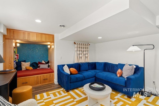 606 S Ridge Rd, Moscow, ID 83843 - living area featuring wood finished floors, recessed lighting, and baseboards