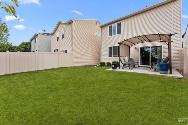3065 E Ionia Ct, Meridian, ID 83642 - back of property with a pergola and a patio area