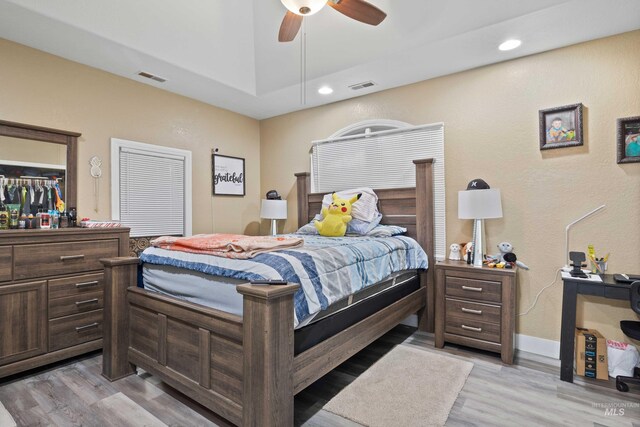 726 Wyoming St, Gooding, ID 83330 - bedroom featuring recessed lighting, visible vents, light wood-style flooring, a ceiling fan, and baseboards