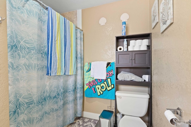 726 Wyoming St, Gooding, ID 83330 - bathroom with toilet and a shower with curtain