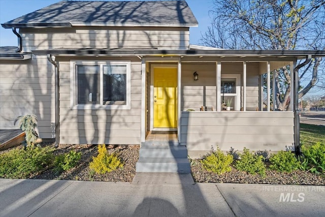 view of front facade featuring a porch