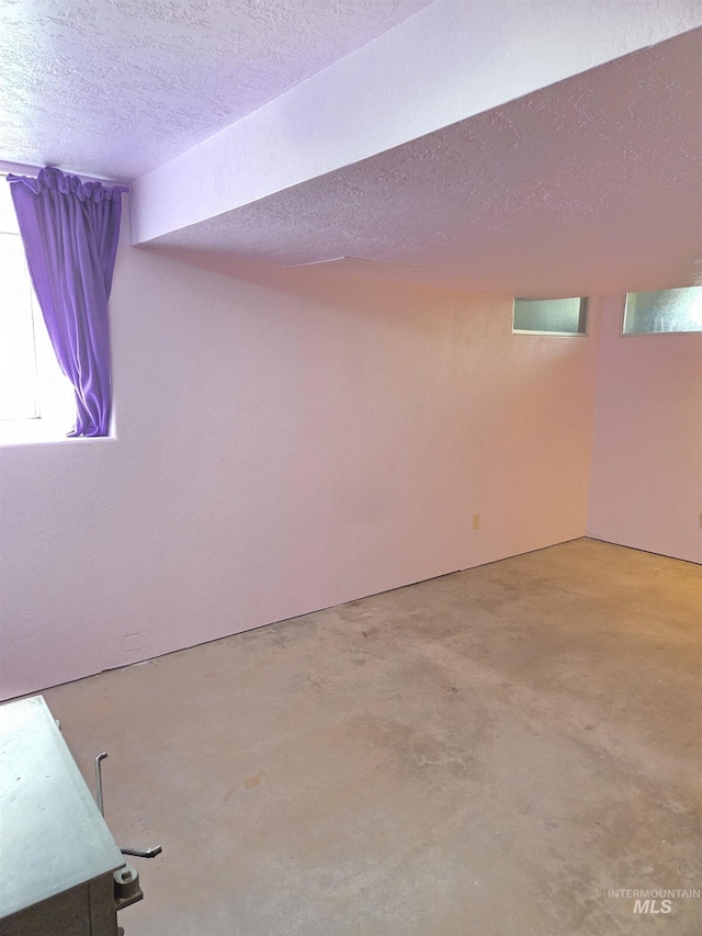 1922 9th Ave, Lewiston, ID 83501 - basement with a textured ceiling