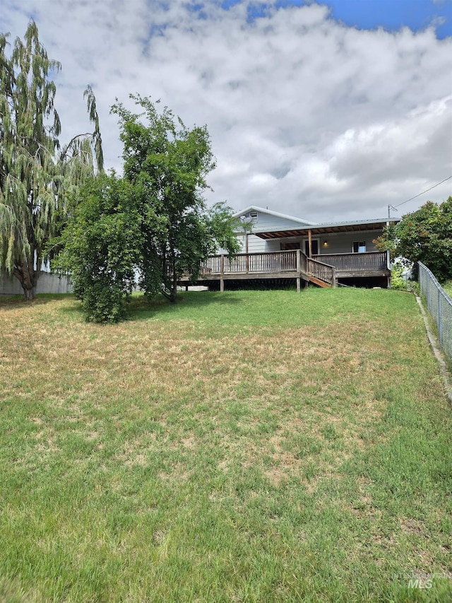 1922 9th Ave, Lewiston, ID 83501 - view of yard with a wooden deck