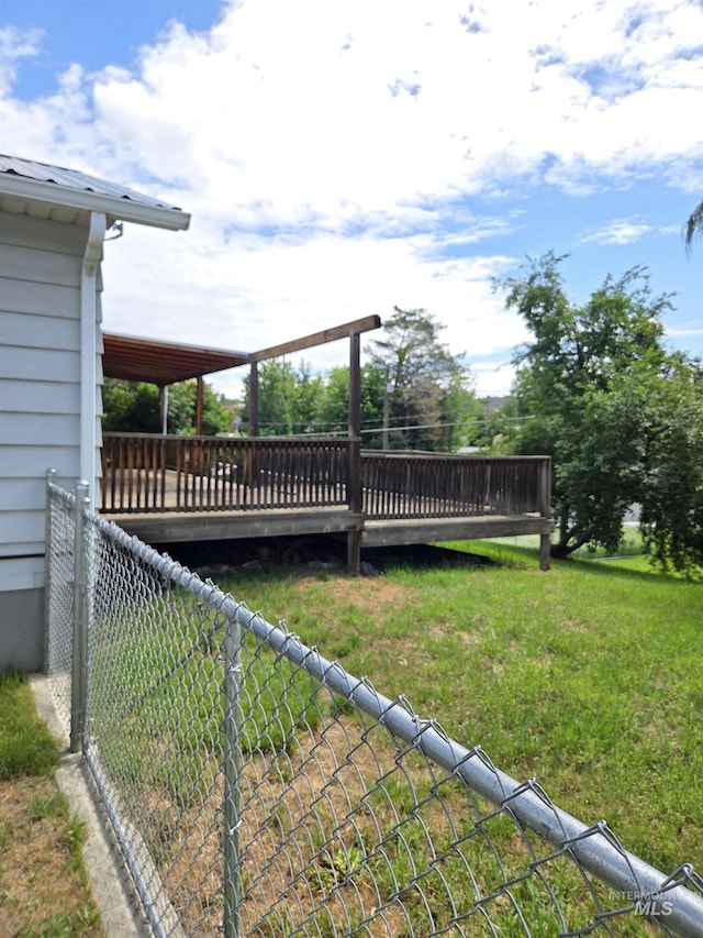 1922 9th Ave, Lewiston, ID 83501 - view of yard featuring a deck