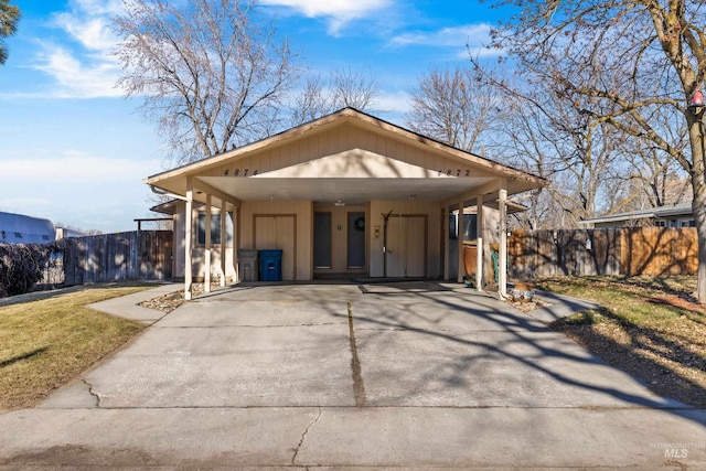 view of front of house with a carport