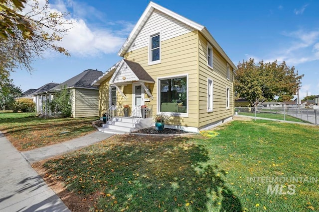 front of property featuring a front yard