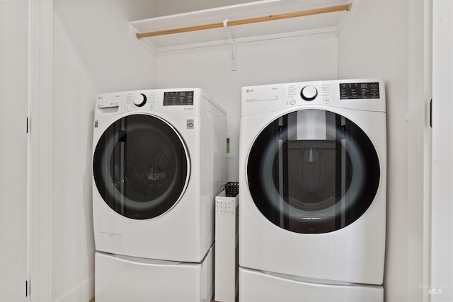 386 E Presidio Ln, Eagle, ID 83616 - washroom featuring separate washer and dryer