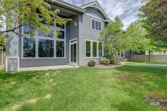 2527 E Taormina Dr, Meridian, ID 83642 - back of property featuring board and batten siding