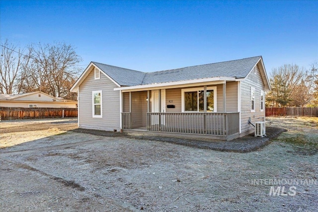 view of front of property with covered porch