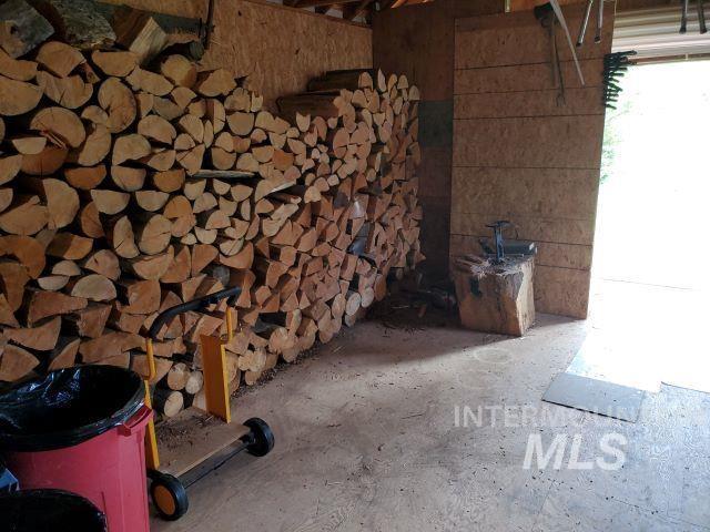 3460 American River Rd, Elk City, ID 83525 - view of interior details