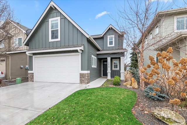 craftsman-style home featuring a garage