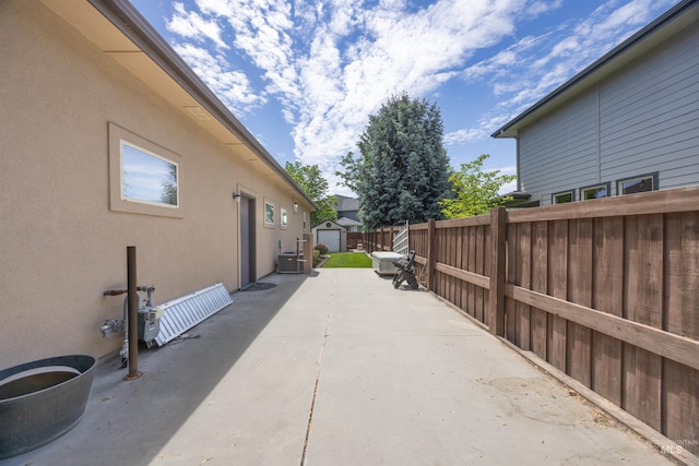 1573 E Commander St, Meridian, ID 83646 - view of patio / terrace with cooling unit