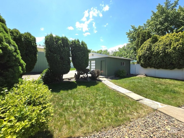 1332 Burrell Ave, Lewiston, ID 83501 - view of yard featuring an outbuilding