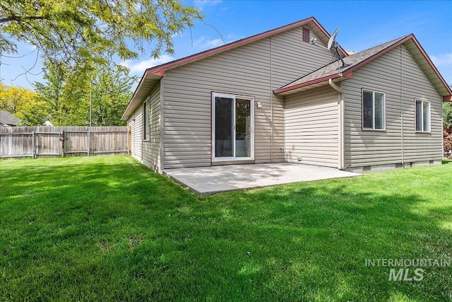 4112 W Cherrytree Ct, Meridian, ID 83642 - back of house with a patio area