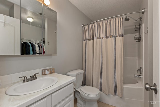 3422 Vistapark Dr, Caldwell, ID 83605 - bathroom featuring a textured ceiling, shower / tub combo, toilet, and vanity