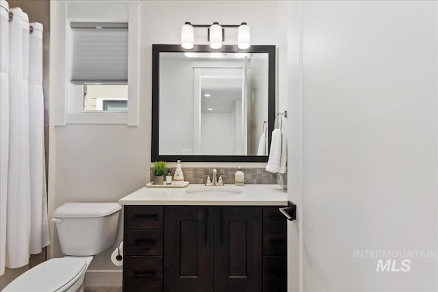 3268 S Sedgebrook Ln, Eagle, ID 83616 - full bath featuring backsplash, toilet, and vanity