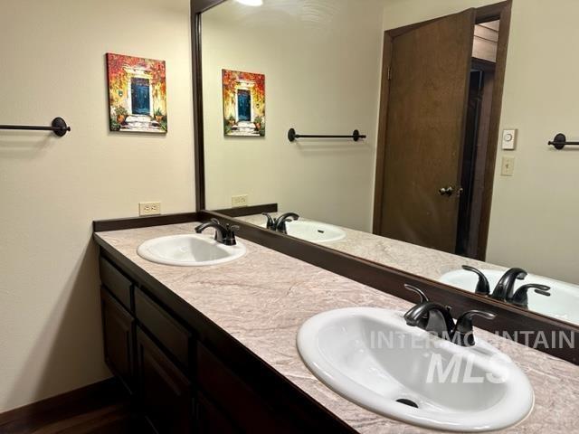 4139 Bluff Condo Dr, Sun Valley, ID 83353 - bathroom with double vanity