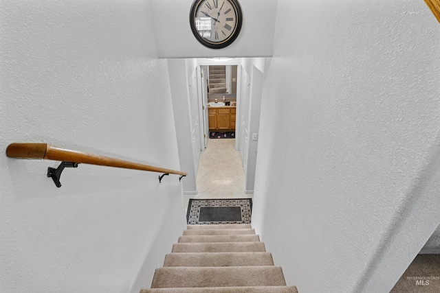 386 E Valleyview Ave, Genesee, ID 83832 - staircase with a textured wall