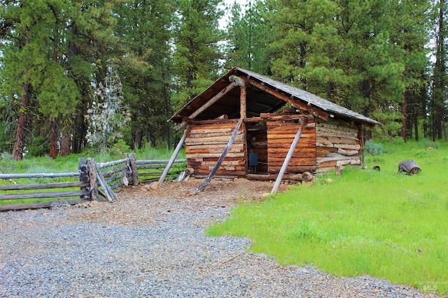 view of outdoor structure