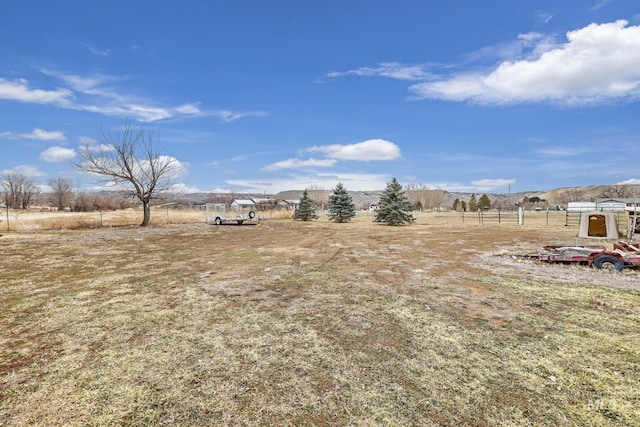 view of yard featuring a rural view