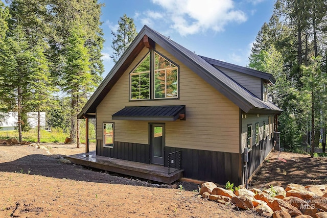 1 Caribou Pkwy, Cascade, ID 83611 - view of front of house with metal roof