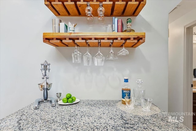 1901 W Cherry Ct, Boise, ID 83705 - view of indoor dry bar