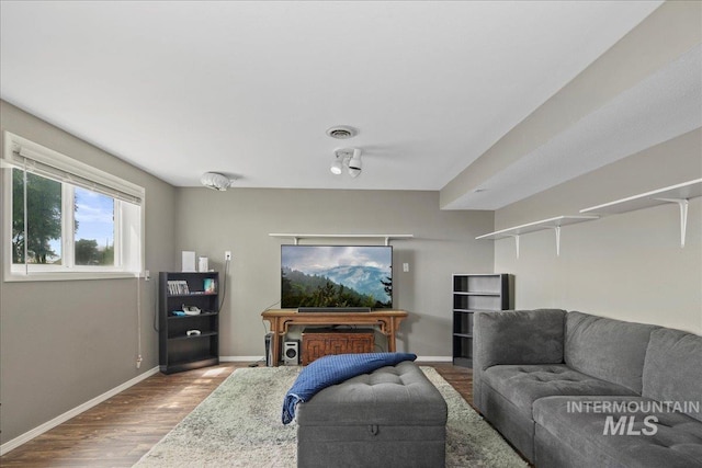3600 S Robinson Blvd, Nampa, ID 83686 - living area featuring wood finished floors and baseboards