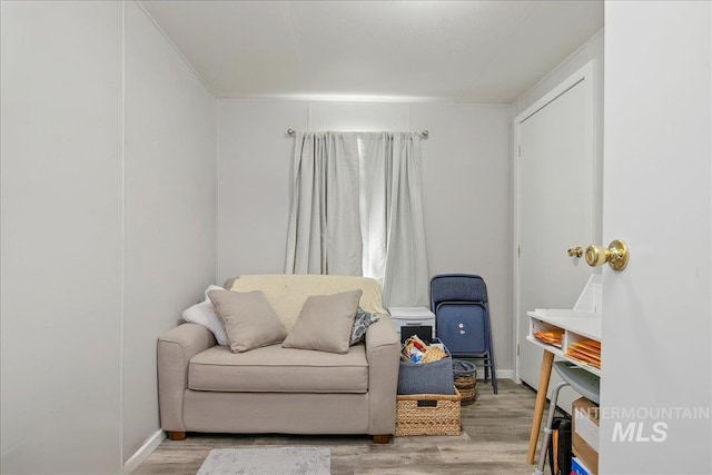 3600 S Robinson Blvd, Nampa, ID 83686 - living area featuring light wood-style floors