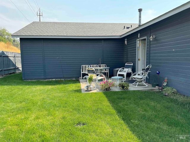 view of yard with a patio