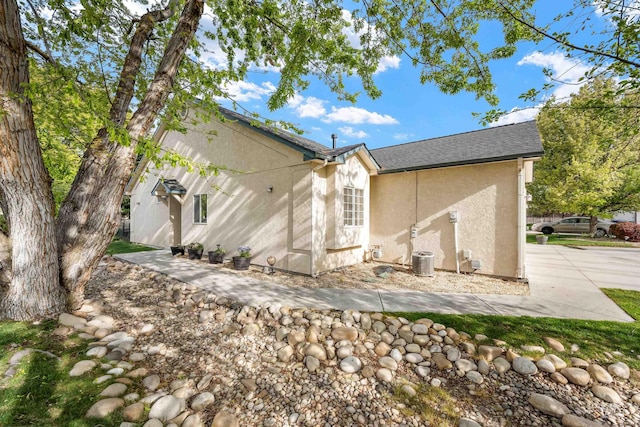 3189 S Kramer Ln, Boise, ID 83706 - view of side of home featuring stucco siding