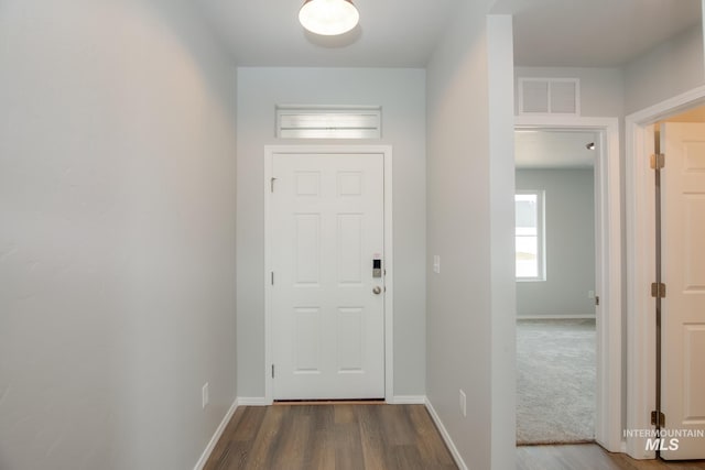 19339 Susquehanna Way, Caldwell, ID 83605 - foyer entrance featuring wood finished floors and baseboards