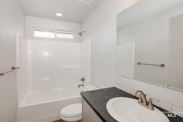 19339 Susquehanna Way, Caldwell, ID 83605 - full bathroom featuring toilet, vanity, and washtub / shower combination