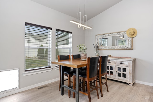 1010 Blueridge Dr, Kimberly, ID 83341 - dining area featuring wood finished floors and vaulted ceiling