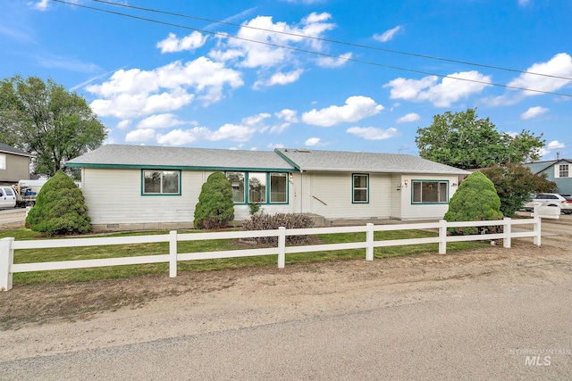 607 S State, Nampa, ID 83686 - single story home with a fenced front yard and crawl space