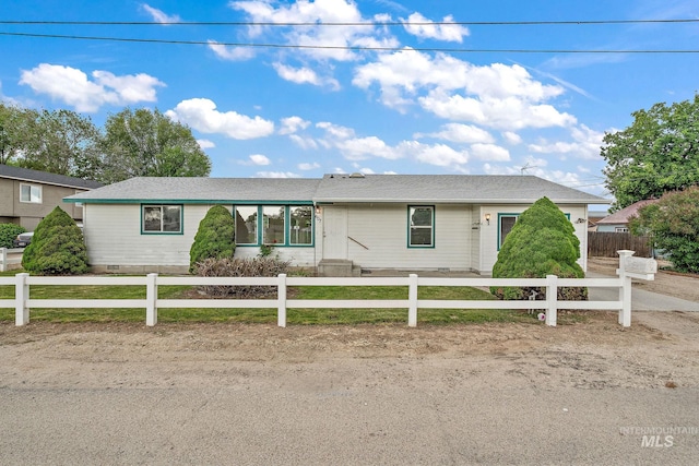 607 S State, Nampa, ID 83686 - ranch-style home with a fenced front yard and crawl space