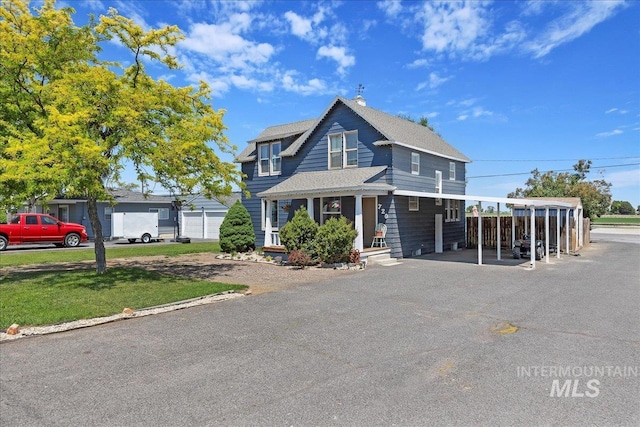 720 E Center St, Kimberly, ID 83341 - view of front of property with asphalt driveway