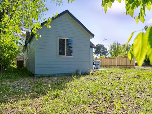 602 E Freeport St, Caldwell, ID 83605 - view of side of home featuring fence