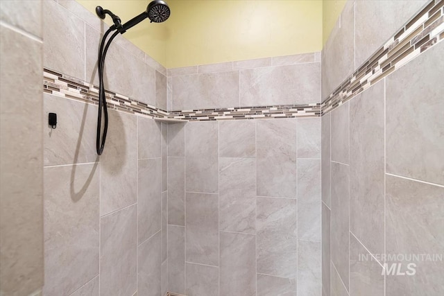 27482 Warren Ln, Wilder, ID 83676 - detailed view of a tile shower