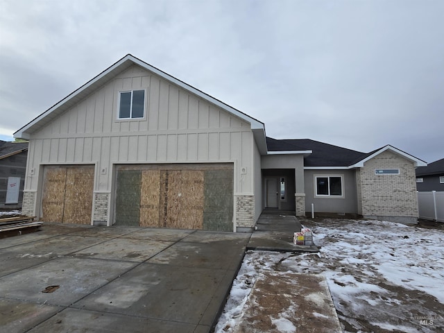 view of front of home featuring a garage