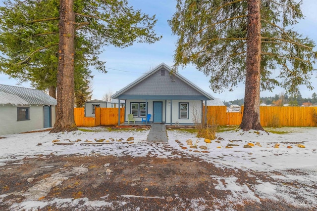 view of front of property with covered porch