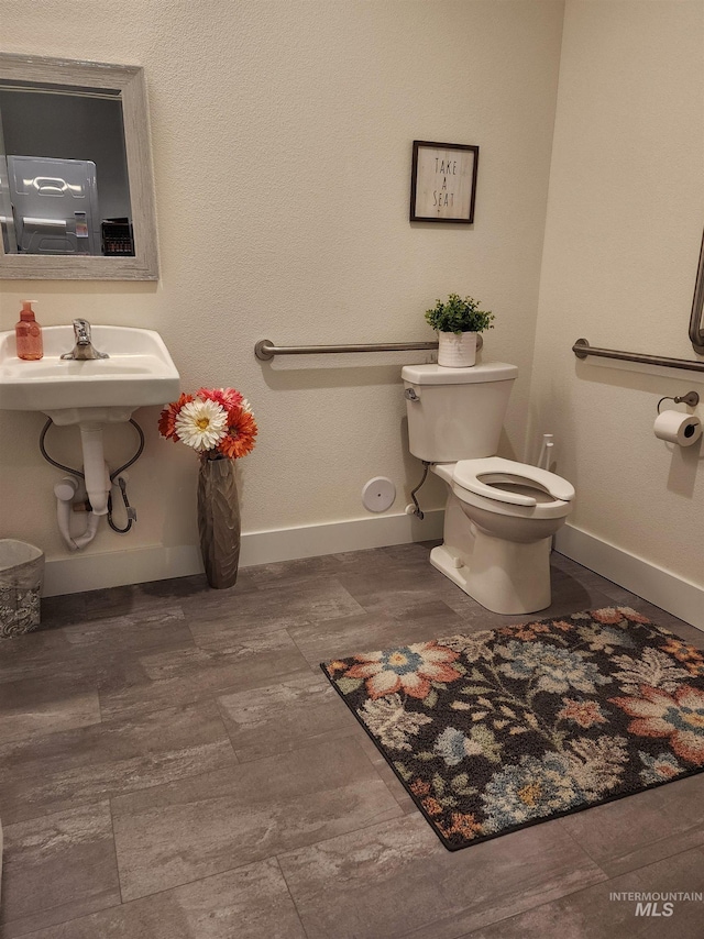 1018 S Washington Ave, Emmett, ID 83617 - bathroom with toilet