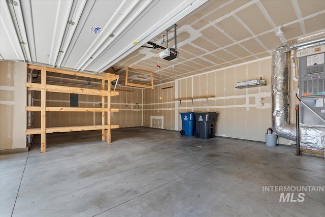 1112 W Belknap Dr, Nampa, ID 83686 - garage with a garage door opener