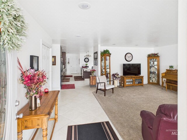 11 N 3rd W, St, Paul, ID 83347 - living area with light tile patterned flooring