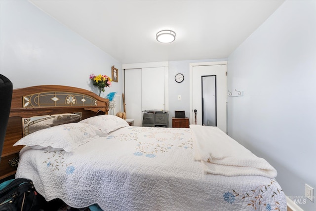 bedroom featuring a closet