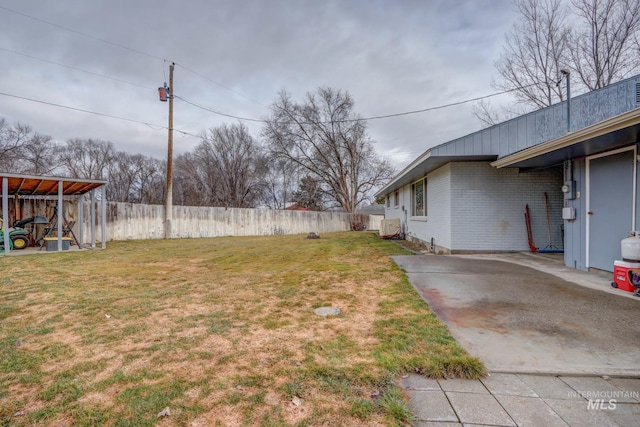 view of yard featuring fence