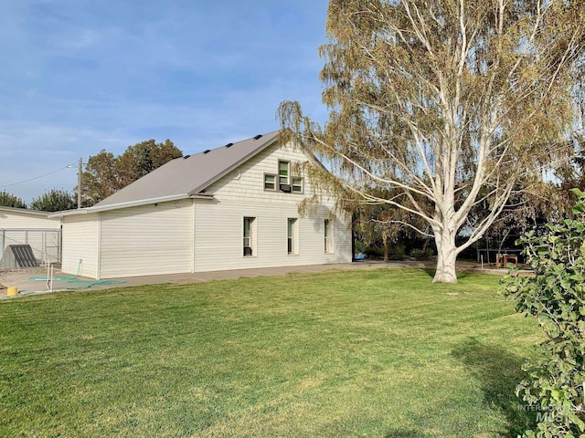 view of front of house with a front yard