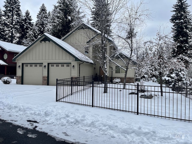 view of front of house with a garage