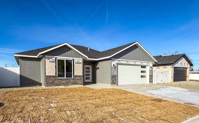 2950 Mcbride Pl, Burley, ID 83318 - craftsman house featuring a garage and a front lawn